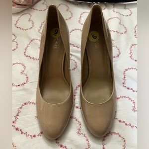 Michael Kors Beige Patent Heels